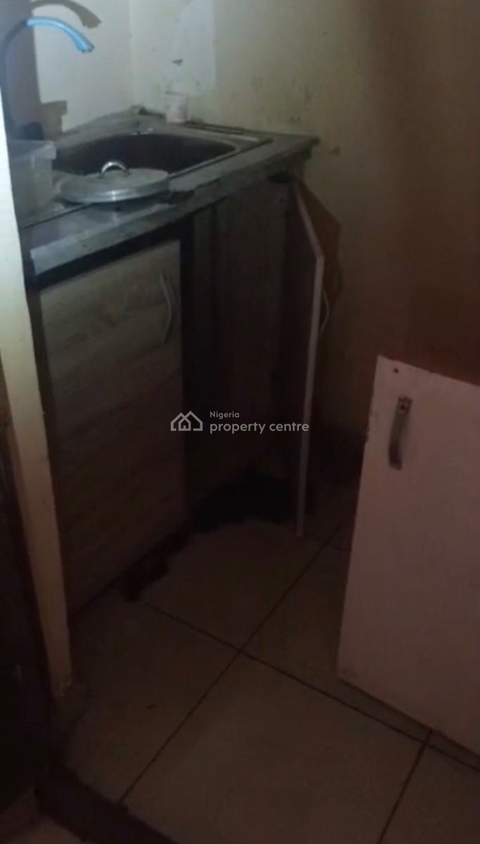 Self Contain, Orchid Close to The Busstop, Lekki Expressway, Lekki, Lagos, Self Contain (single Rooms) for Rent