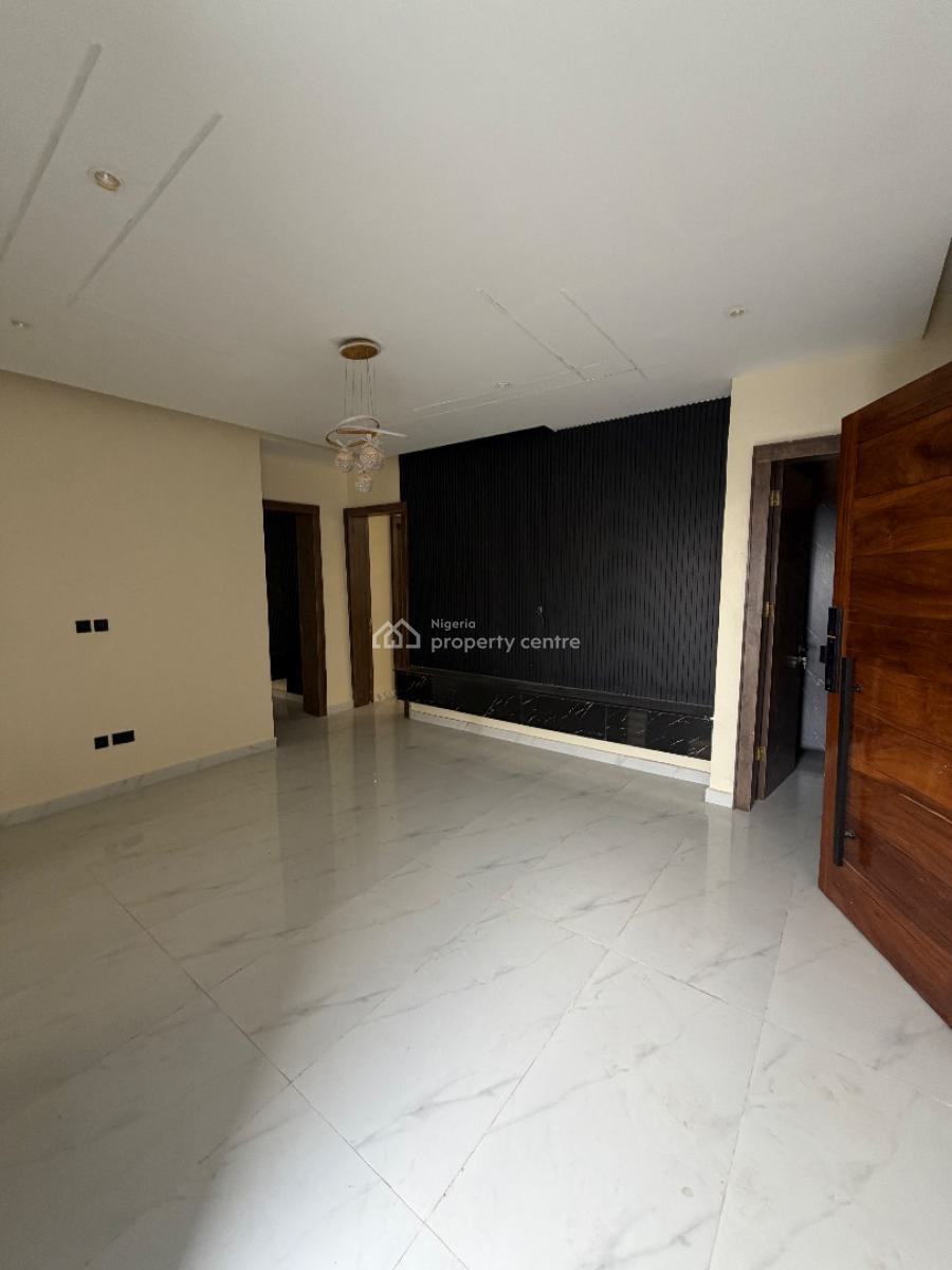 Spacious 2bedroom Flat with Bq, Lekki Phase 1, Lekki, Lagos, Block of Flats for Sale
