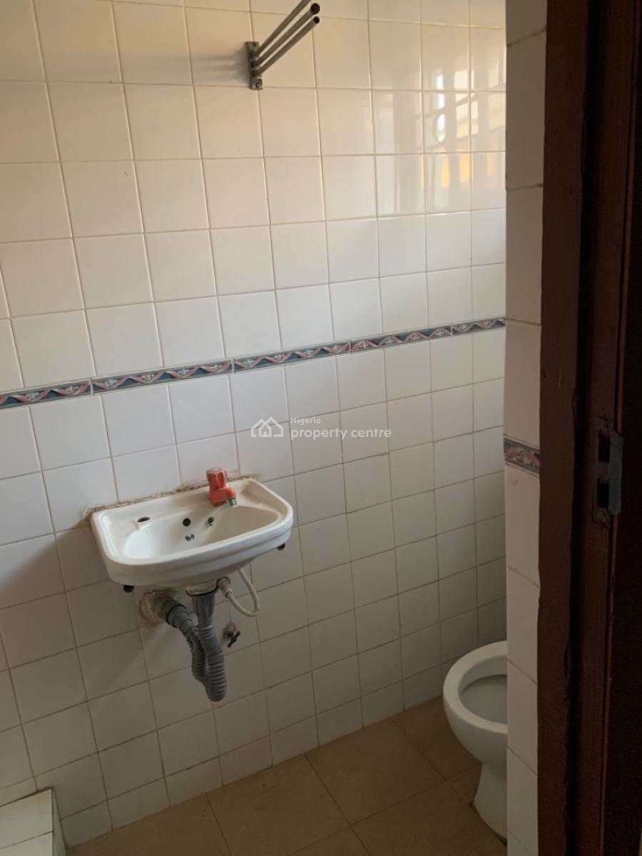 Luxury 3 Bedroom Flat, Gra Phase 1, Magodo, Lagos, Flat / Apartment for Rent