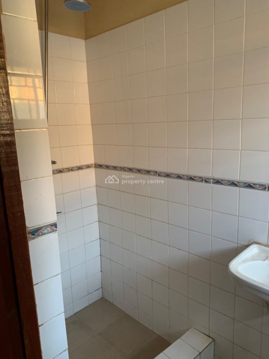 Luxury 3 Bedroom Flat, Gra Phase 1, Magodo, Lagos, Flat / Apartment for Rent