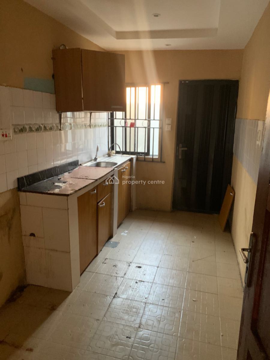 Luxury 3 Bedroom Flat, Gra Phase 1, Magodo, Lagos, Flat / Apartment for Rent