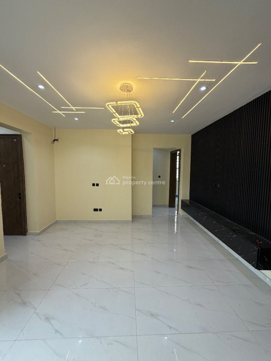 Spacious 3bedroom Flat with Bq, Lekki Phase 1, Lekki, Lagos, Block of Flats for Sale