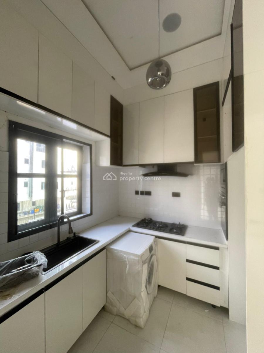 2-bedroom Flat with Bq, Freedom Way, Lekki Phase 1, Lekki, Lagos, Flat / Apartment for Sale