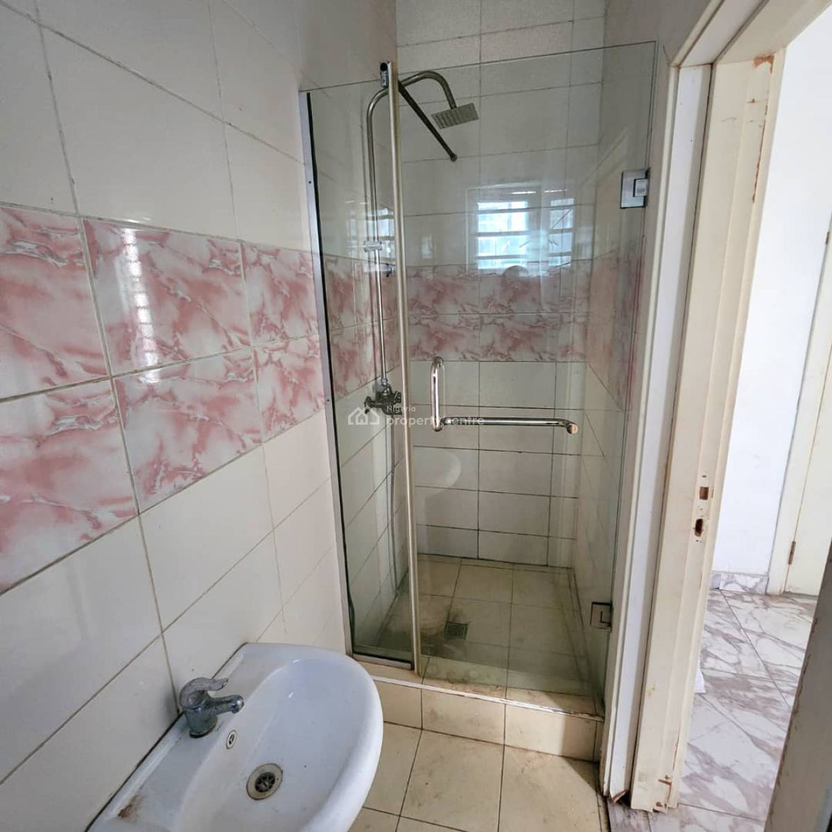 Spacious Semi Master Bedroom in a Shared Apartment, Ikota, Lekki Lagos, Lekki Phase 2, Lekki, Lagos, Flat / Apartment for Rent