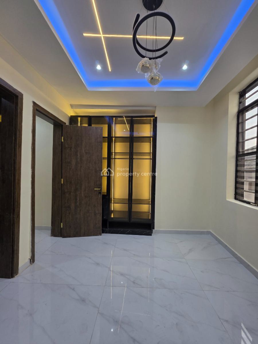 Luxury 3 Bedroom Apartment with Excellent Finishing, Lekki Phase 1, Lekki, Lagos, Flat / Apartment for Sale