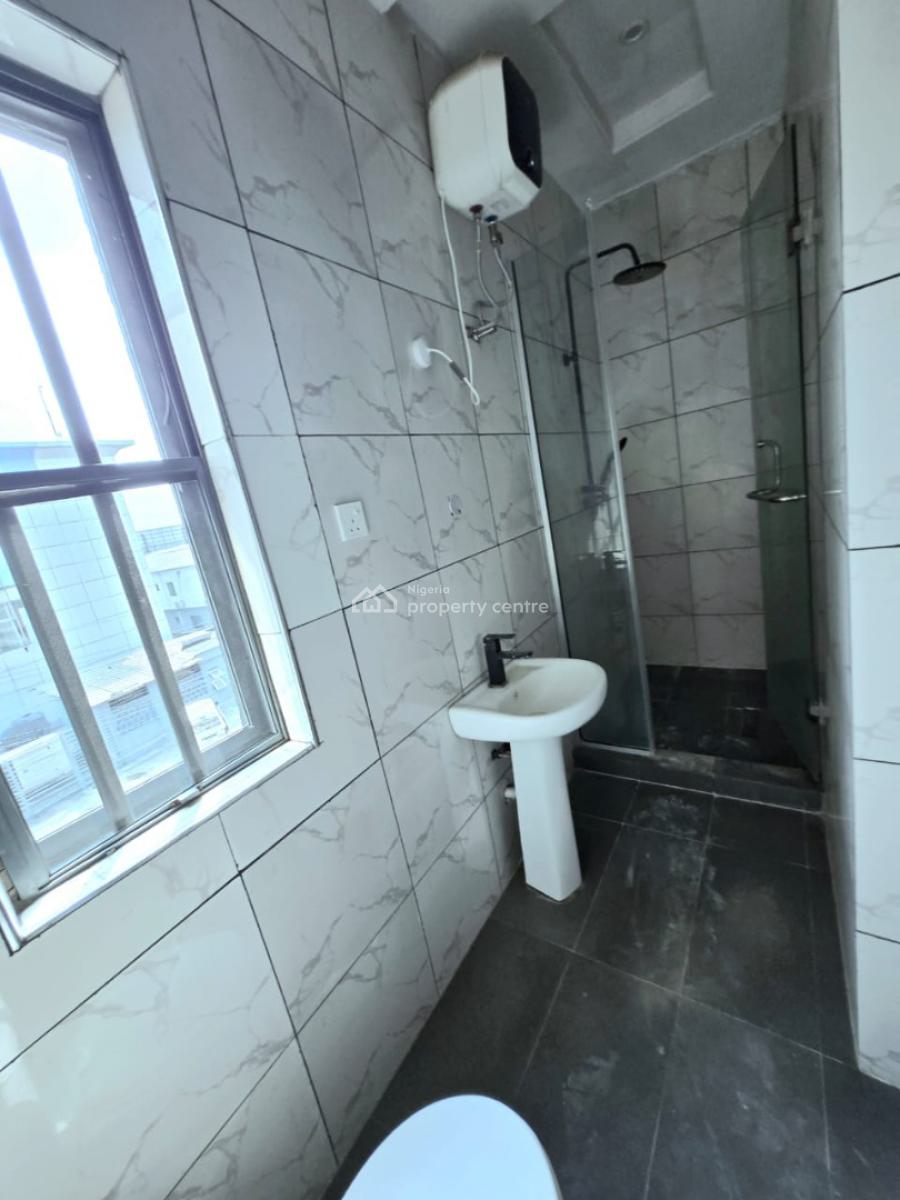 Well Maintained 3 Bedroom Maisonette, Lekki Phase 1, Lekki, Lagos, Terraced Duplex for Rent