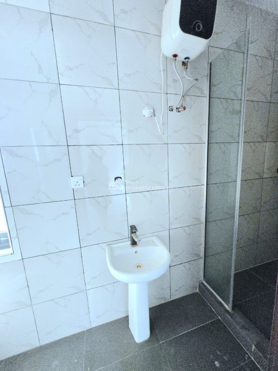 Well Maintained 3 Bedroom Maisonette, Lekki Phase 1, Lekki, Lagos, Terraced Duplex for Rent