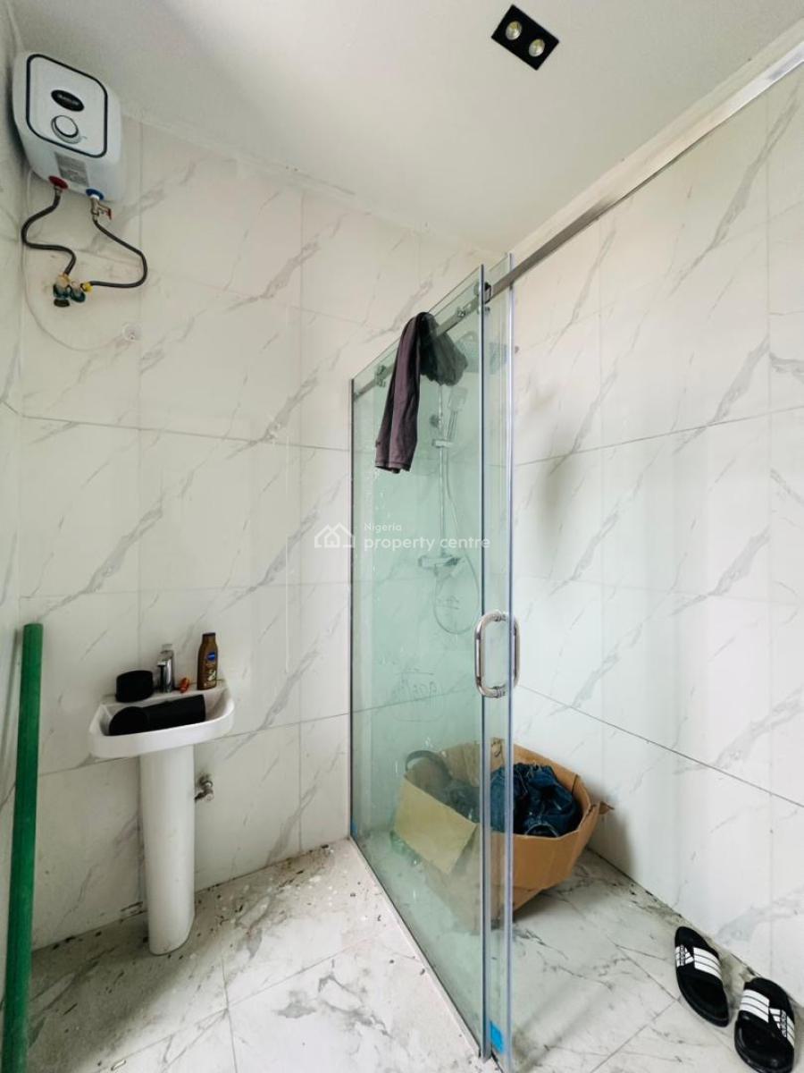 2 Bedroom Apartment, Ologolo, Lekki, Lagos, Flat / Apartment for Sale