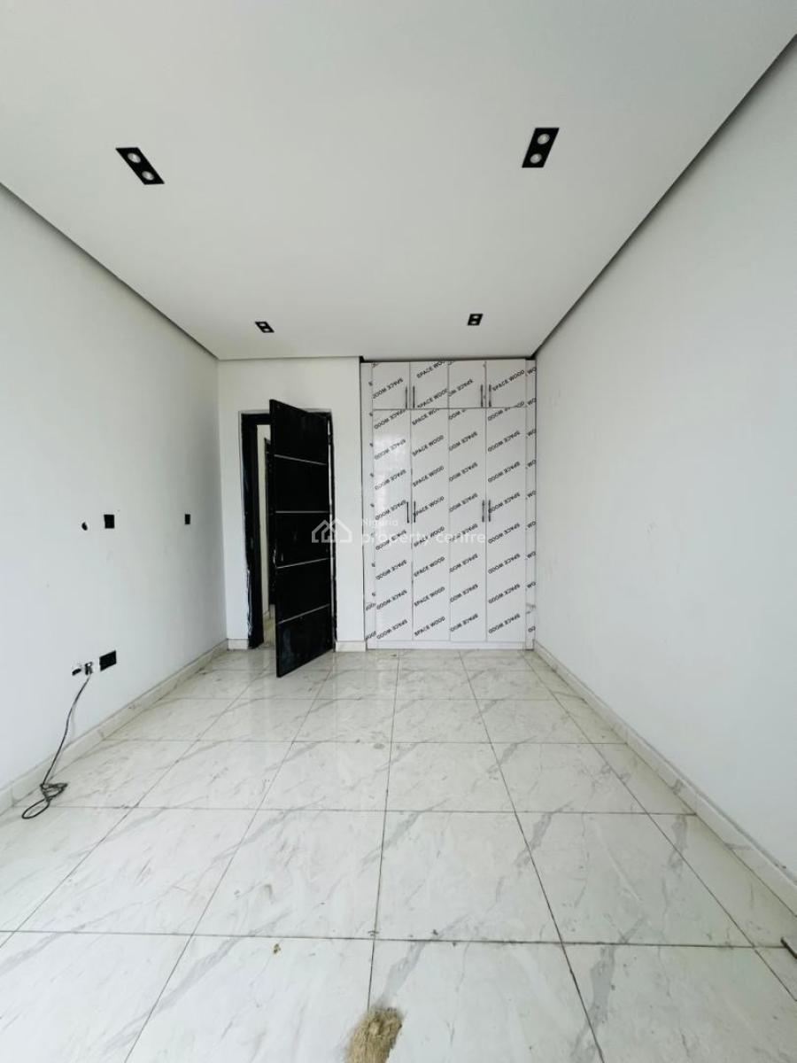 2 Bedroom Apartment, Ologolo, Lekki, Lagos, Flat / Apartment for Sale