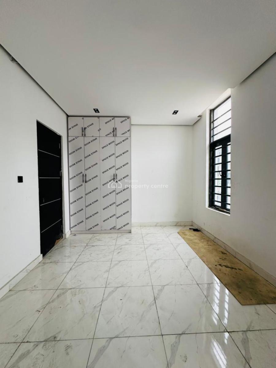 1 Bedroom Apartment, Ologolo, Lekki, Lagos, Mini Flat (room and Parlour) for Sale