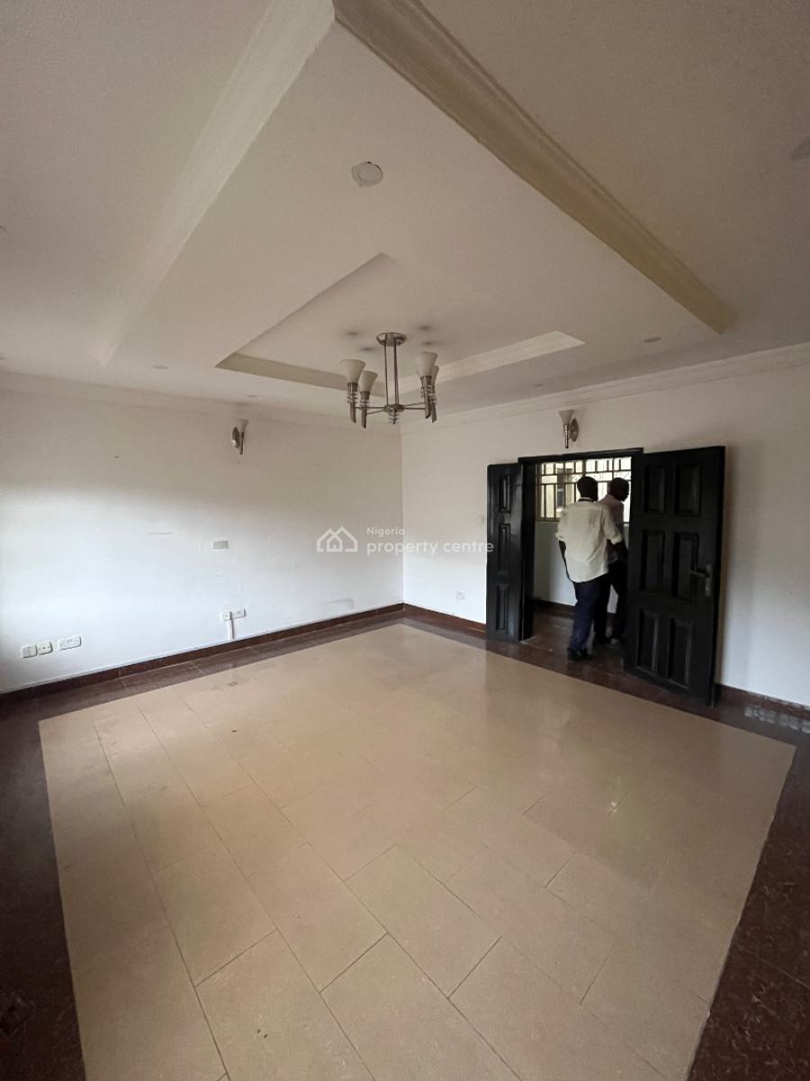 Standard 3 Bedroom Apartment Available, Lekki Phase 1, Lekki, Lagos, Flat / Apartment for Rent