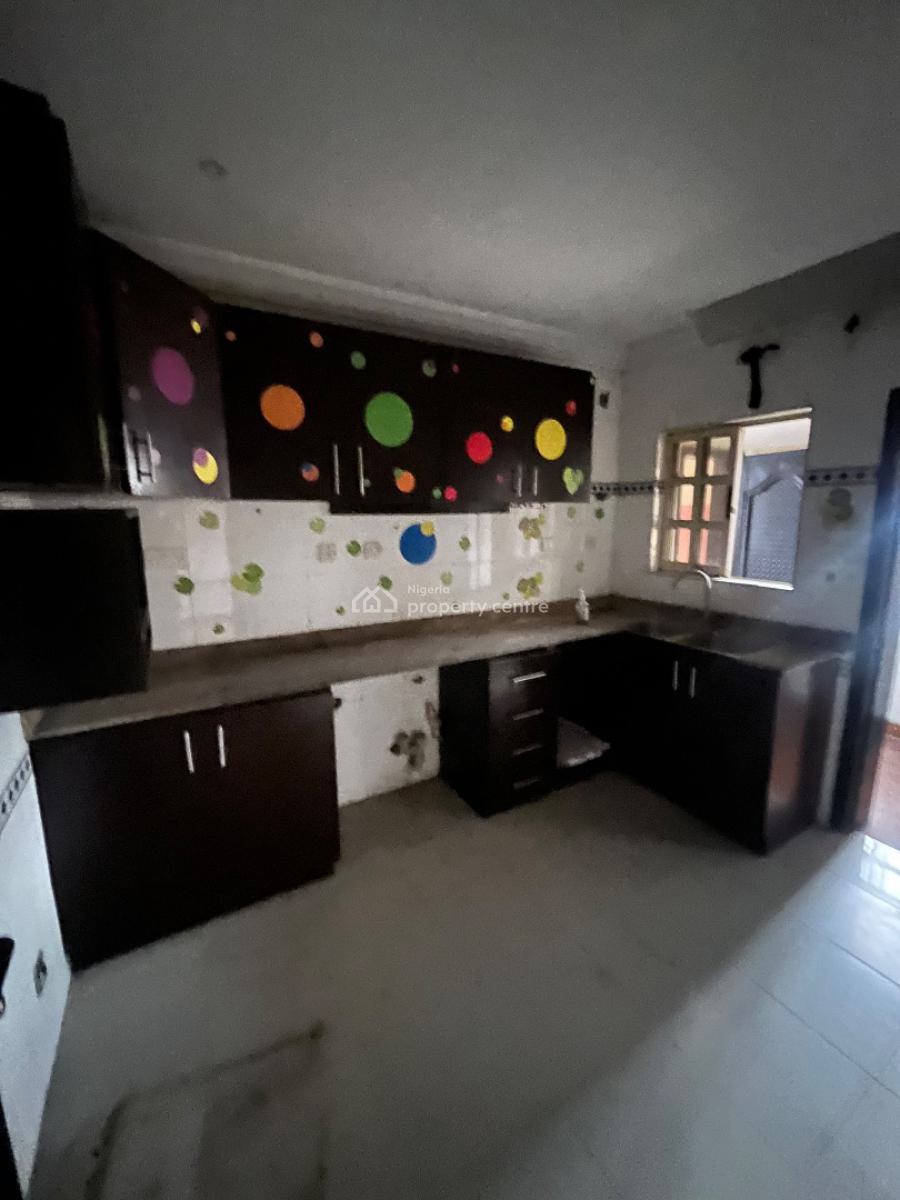 Standard 3 Bedroom Apartment Available, Lekki Phase 1, Lekki, Lagos, Flat / Apartment for Rent