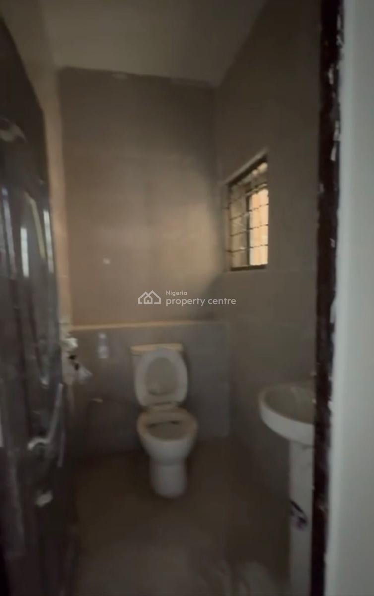 Luxury Spacious 2 Bedroom Flat, Close to Maitama, Mabushi, Abuja, Block of Flats for Sale