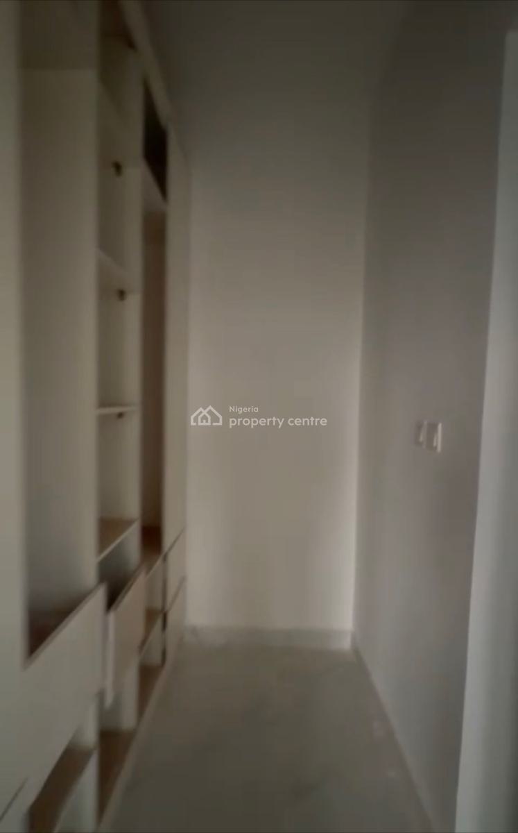 Luxury Spacious 2 Bedroom Flat, Close to Maitama, Mabushi, Abuja, Block of Flats for Sale