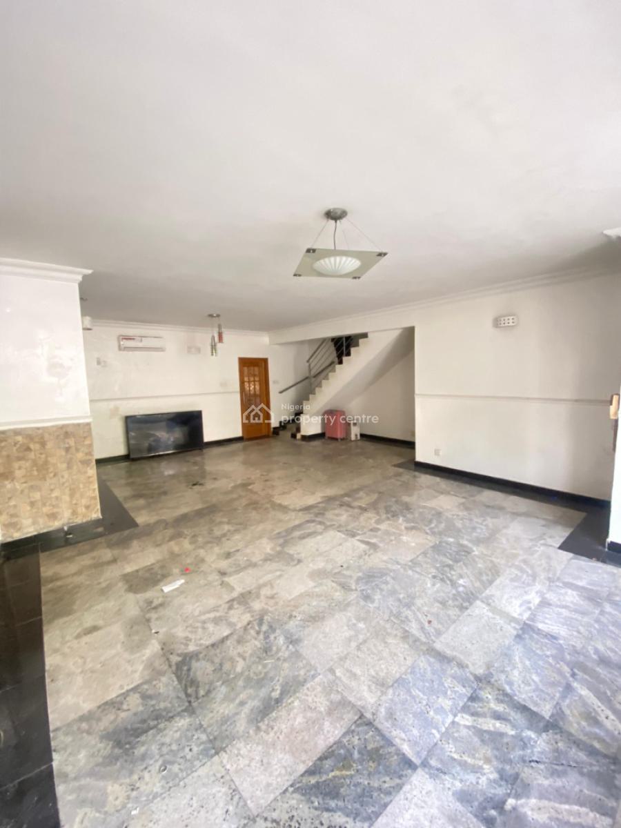 Spacious 4 Bedroom Terrace Duplex, Lekki Phase 1, Lekki, Lagos, Flat / Apartment for Rent