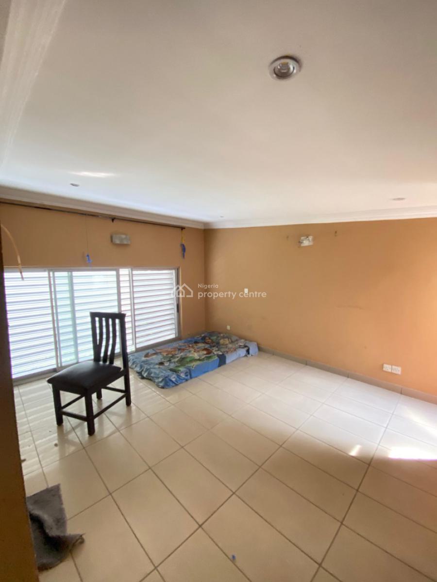 Spacious 4 Bedroom Terrace Duplex, Lekki Phase 1, Lekki, Lagos, Flat / Apartment for Rent