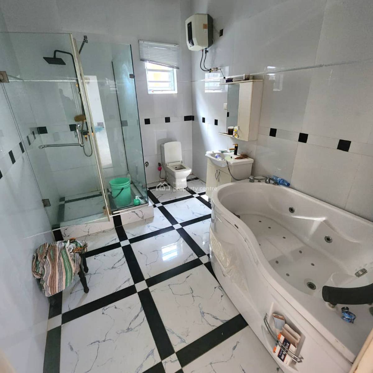 Spacious Master Bedroom in a Shared Apartment, Ikota, Lekki, Lagos, Ikota, Lekki, Lagos, Flat / Apartment for Rent