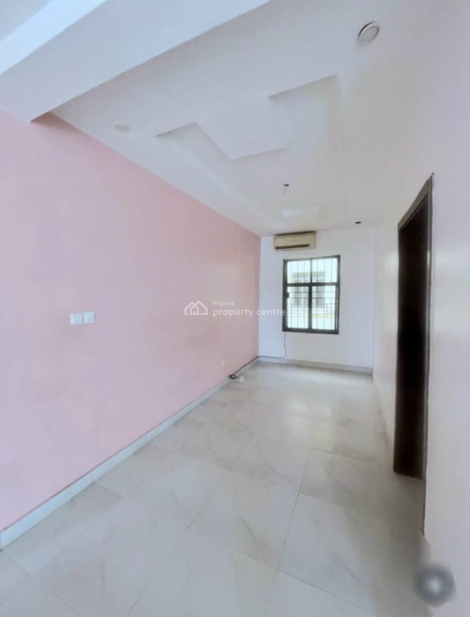 Well Maintained 2-bedroom Apartment, Itire-ikate, Surulere, Lagos, Flat / Apartment for Rent