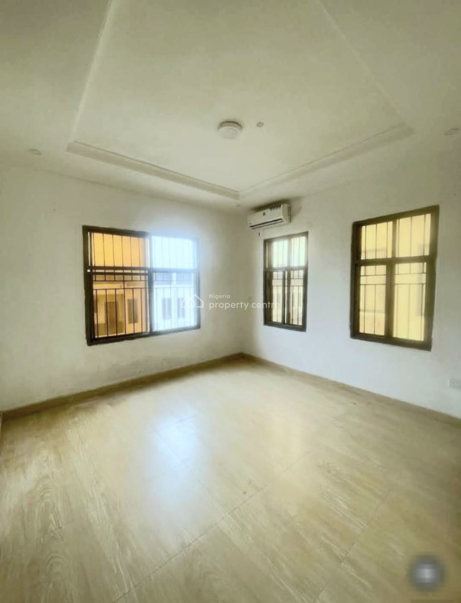 Well Maintained 2-bedroom Apartment, Itire-ikate, Surulere, Lagos, Flat / Apartment for Rent