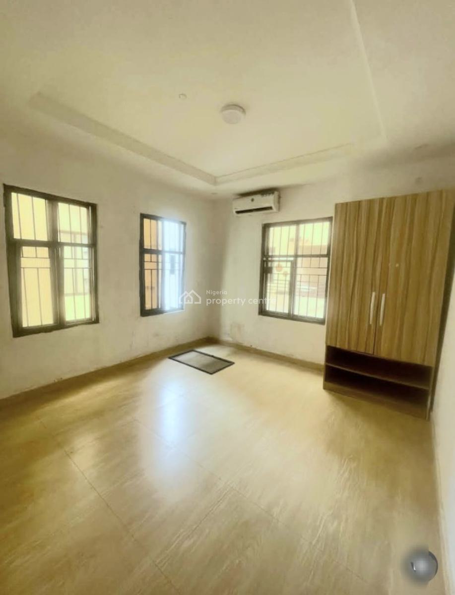 Well Maintained 2-bedroom Apartment, Itire-ikate, Surulere, Lagos, Flat / Apartment for Rent
