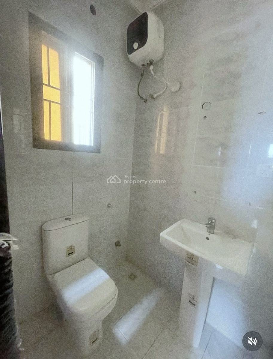 Well Maintained 2-bedroom Apartment, Itire-ikate, Surulere, Lagos, Flat / Apartment for Rent