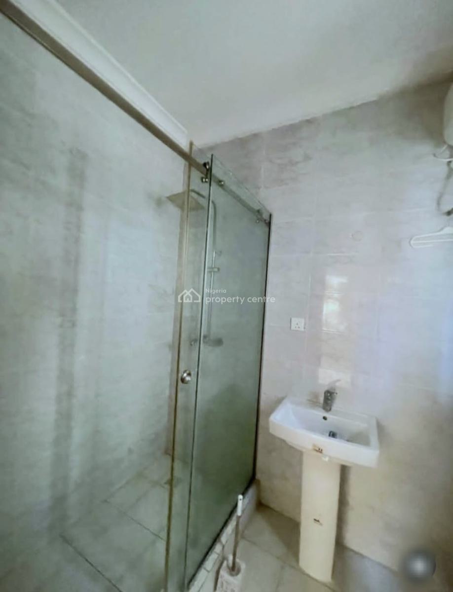 Well Maintained 2-bedroom Apartment, Itire-ikate, Surulere, Lagos, Flat / Apartment for Rent