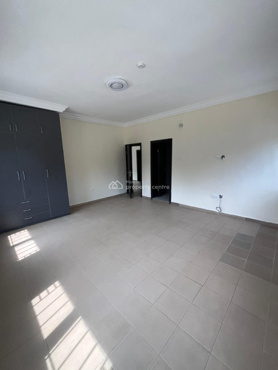 Spacious 3 Bedroom, Lekki Phase 1, Lekki, Lagos, Flat / Apartment for Rent