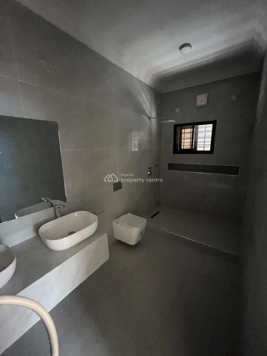 Spacious 3 Bedroom, Lekki Phase 1, Lekki, Lagos, Flat / Apartment for Rent
