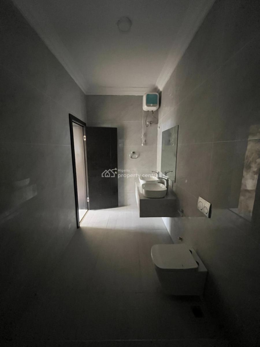 Spacious 3 Bedroom, Lekki Phase 1, Lekki, Lagos, Flat / Apartment for Rent