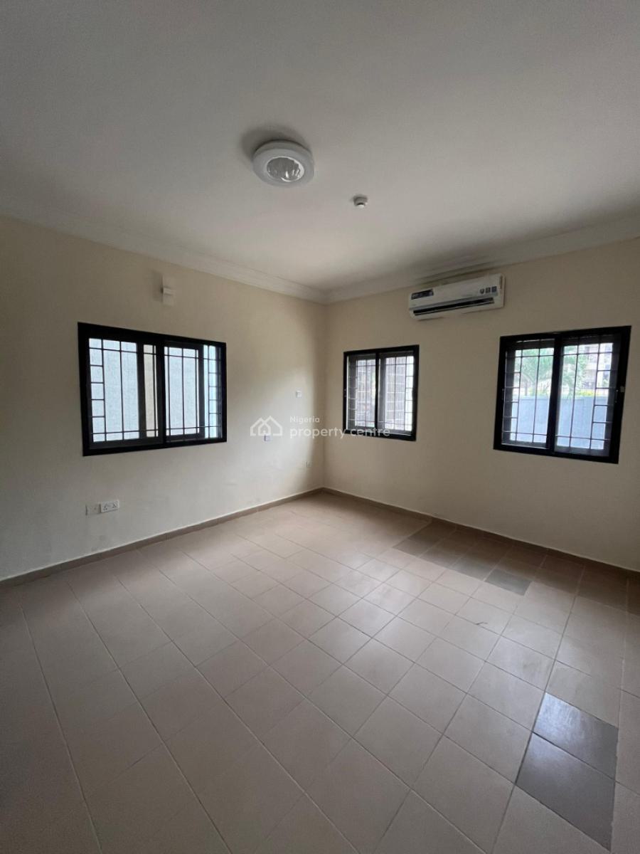 Spacious 3 Bedroom, Lekki Phase 1, Lekki, Lagos, Flat / Apartment for Rent