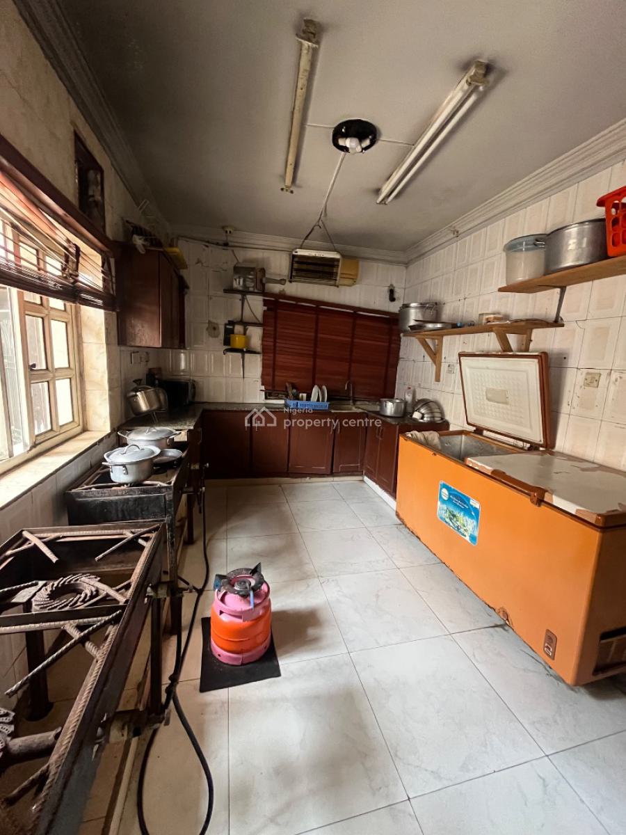 16 Rooms Hotel Space with Swimming Pool Available, Lekki Phase 1, Lekki, Lagos, Hotel / Guest House for Rent