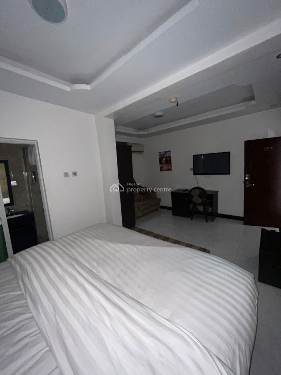 16 Rooms Hotel Space with Swimming Pool Available, Lekki Phase 1, Lekki, Lagos, Hotel / Guest House for Rent