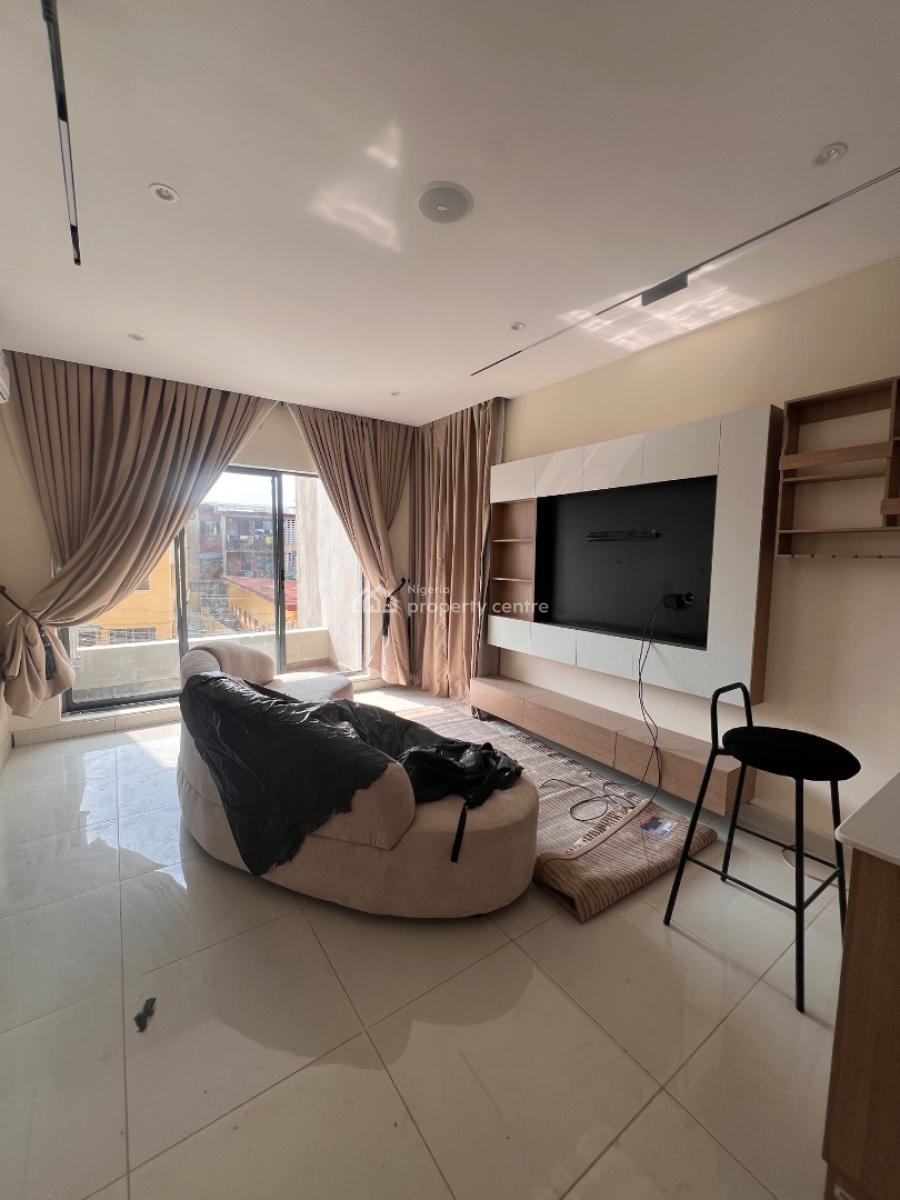 1 Bedroom Apartment, Surulere, Lagos, Flat / Apartment for Sale