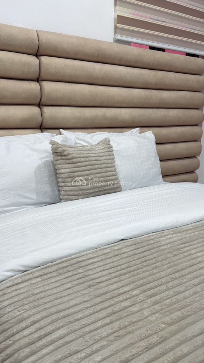 Luxurious & Spacious Well Furnished 3 Bedroom Apartment with Pool, Lekki Phase 1, Lekki, Lagos, Flat / Apartment for Rent