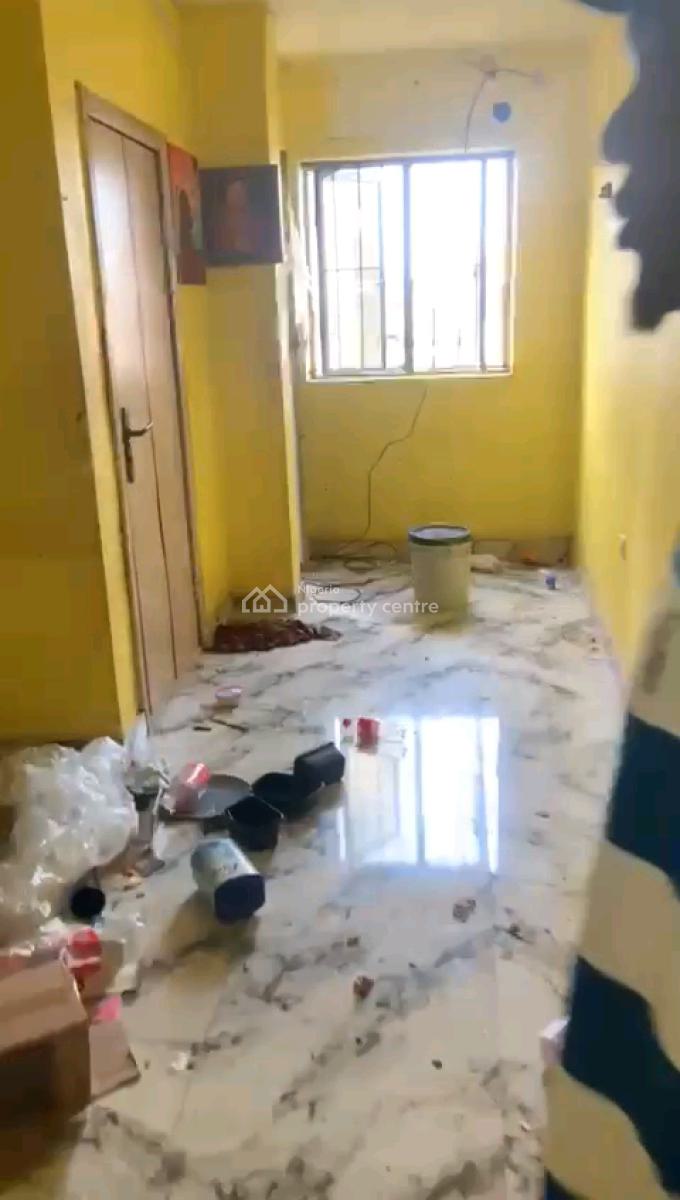 Neatly Used, Spacious and Standard 2 Bedroom Flat, Palmgrove, Ilupeju, Lagos, Flat / Apartment for Rent