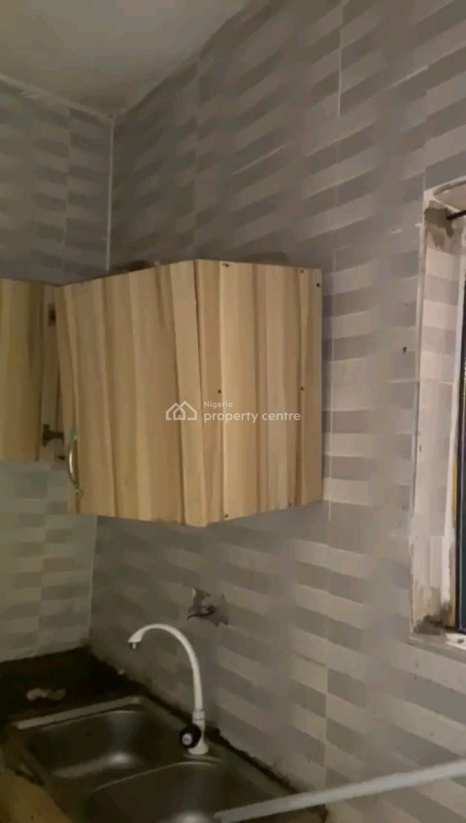 Neatly Used, Spacious and Standard 2 Bedroom Flat, Palmgrove, Ilupeju, Lagos, Flat / Apartment for Rent