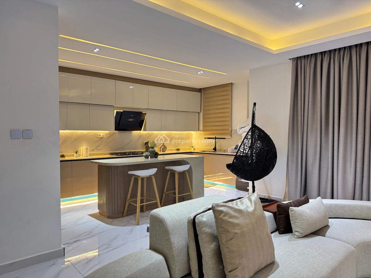 Luxury 2 Bedroom Apartment with Ps5 and Swimming Pool Available., Lekki, Lagos, Flat / Apartment Short Let