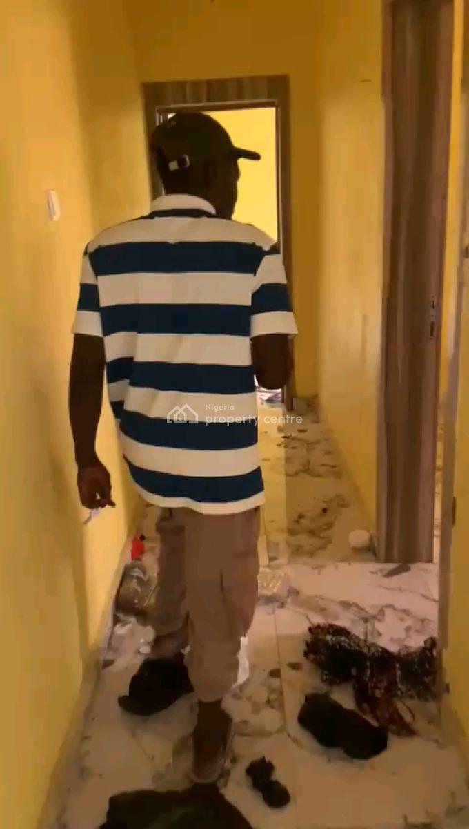 Neatly Used, Spacious and Standard 2 Bedroom Flat, Palmgrove, Ilupeju, Lagos, Flat / Apartment for Rent