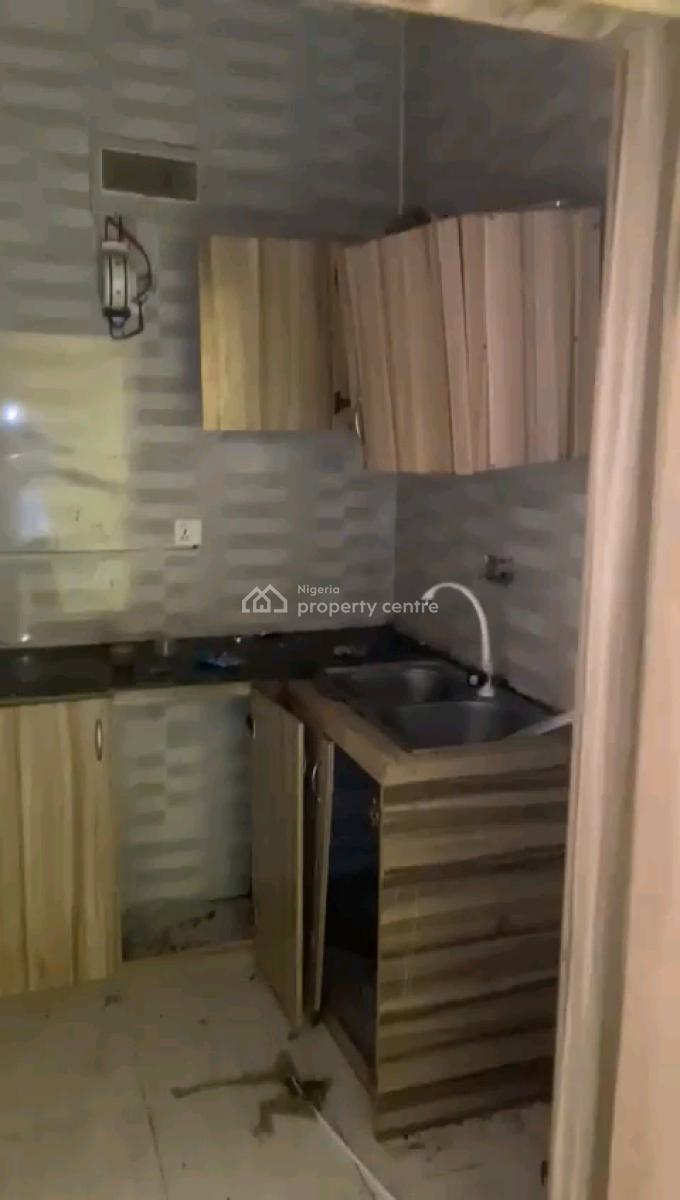 Neatly Used, Spacious and Standard 2 Bedroom Flat, Palmgrove, Ilupeju, Lagos, Flat / Apartment for Rent