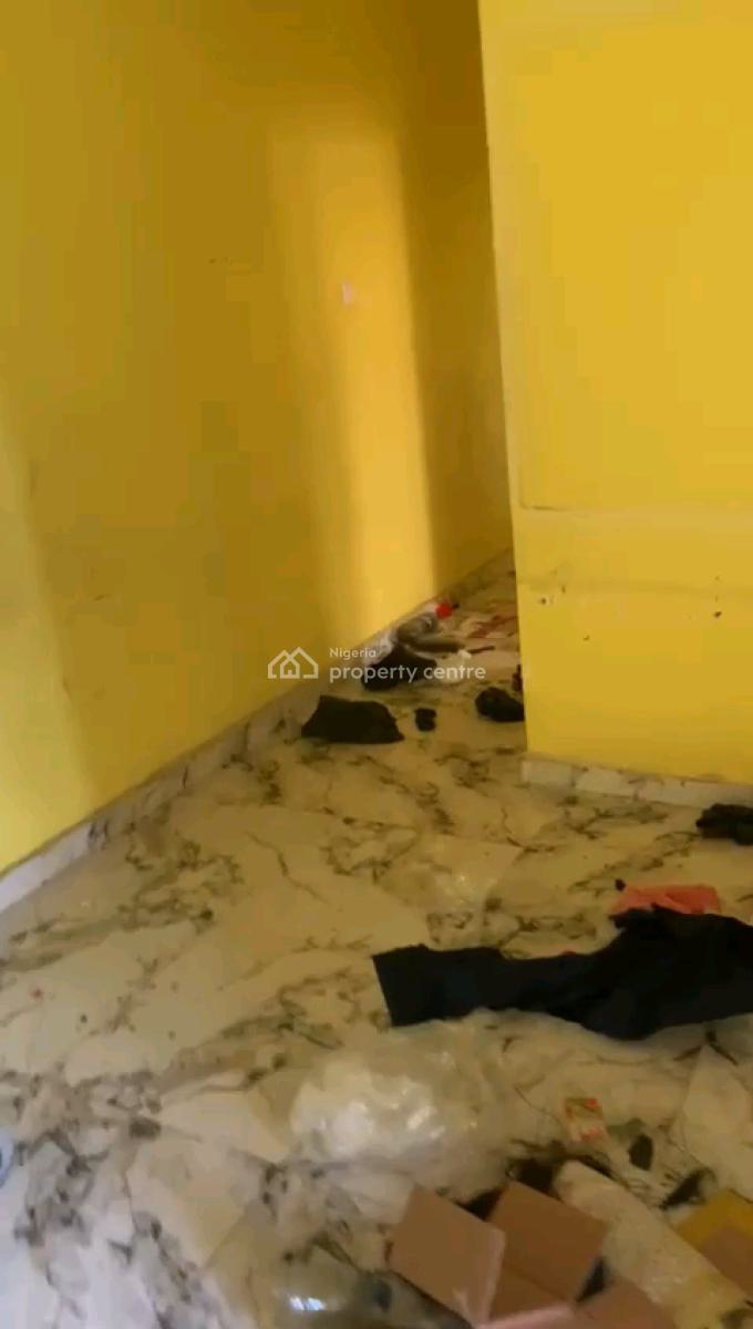 Neatly Used, Spacious and Standard 2 Bedroom Flat, Palmgrove, Ilupeju, Lagos, Flat / Apartment for Rent