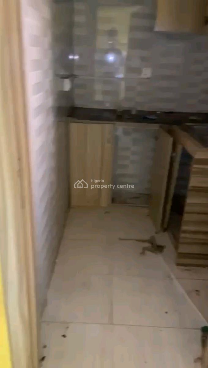 Neatly Used, Spacious and Standard 2 Bedroom Flat, Palmgrove, Ilupeju, Lagos, Flat / Apartment for Rent