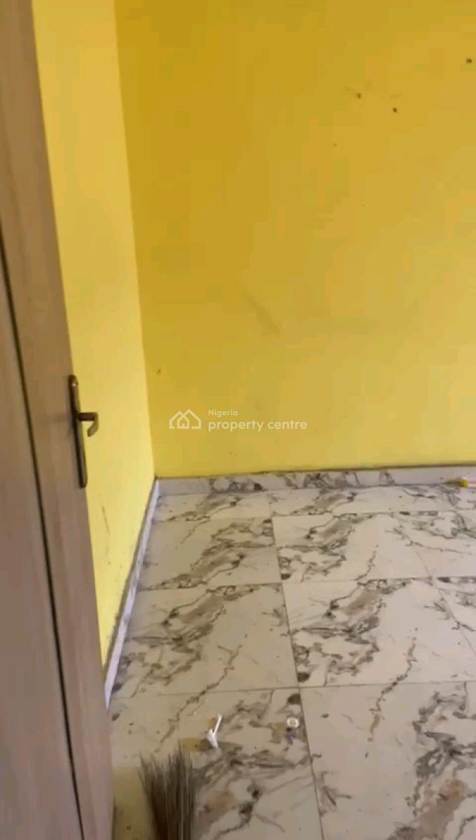 Neatly Used, Spacious and Standard 2 Bedroom Flat, Palmgrove, Ilupeju, Lagos, Flat / Apartment for Rent