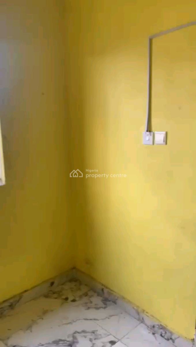 Neatly Used, Spacious and Standard 2 Bedroom Flat, Palmgrove, Ilupeju, Lagos, Flat / Apartment for Rent