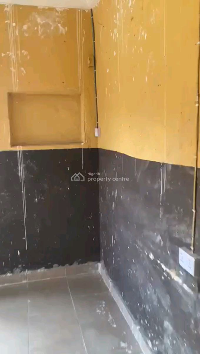 Neatly Used, Spacious and Standard 3 Bedroom Flat, Off Kayode, Onipanu, Shomolu, Lagos, Flat / Apartment for Rent