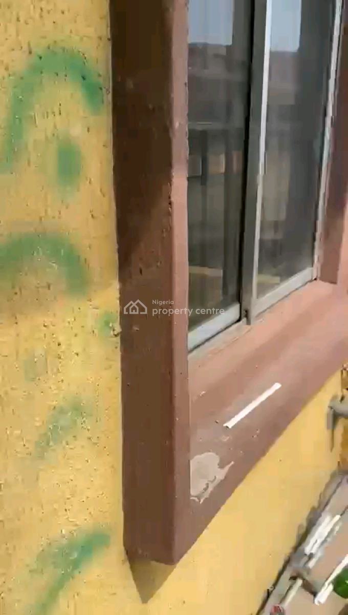 Neatly Used, Spacious and Standard 3 Bedroom Flat, Off Kayode, Onipanu, Shomolu, Lagos, Flat / Apartment for Rent