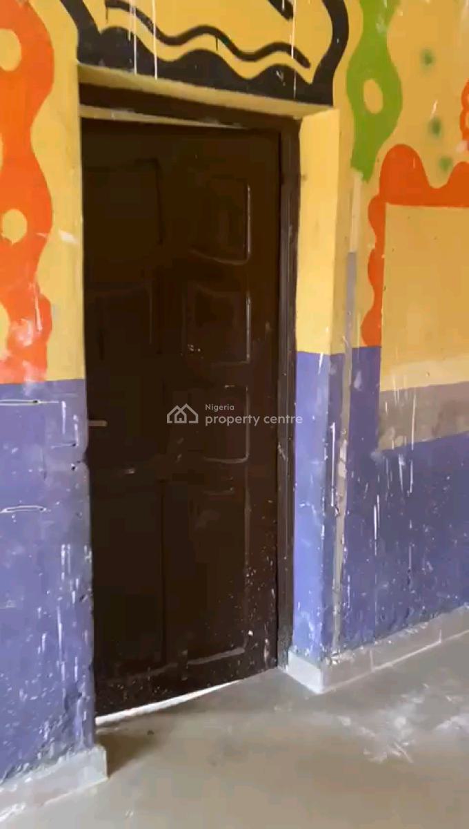 Neatly Used, Spacious and Standard 3 Bedroom Flat, Off Kayode, Onipanu, Shomolu, Lagos, Flat / Apartment for Rent