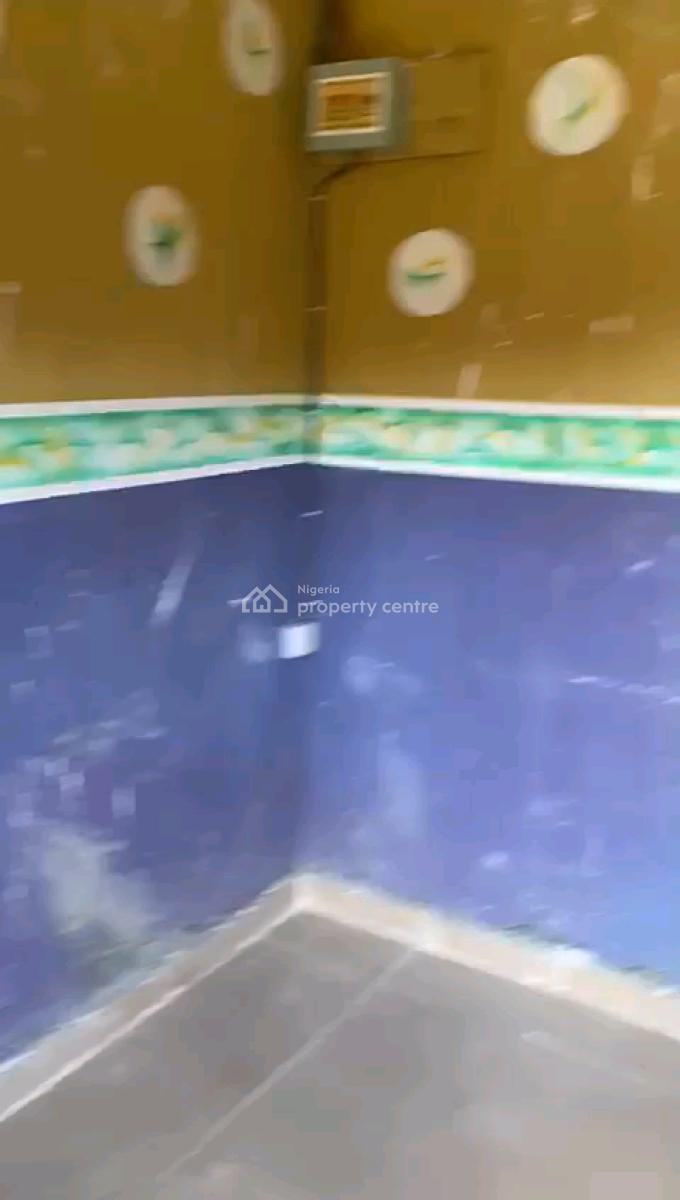 Neatly Used, Spacious and Standard 3 Bedroom Flat, Off Kayode, Onipanu, Shomolu, Lagos, Flat / Apartment for Rent