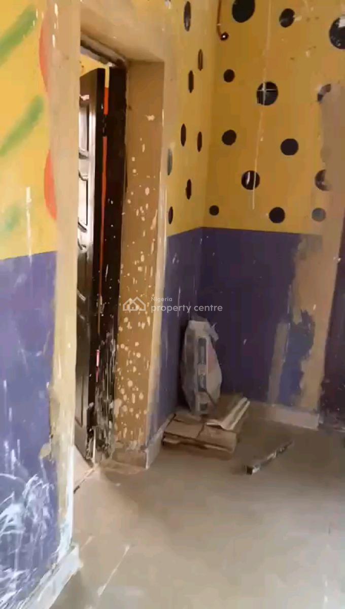 Neatly Used, Spacious and Standard 3 Bedroom Flat, Off Kayode, Onipanu, Shomolu, Lagos, Flat / Apartment for Rent