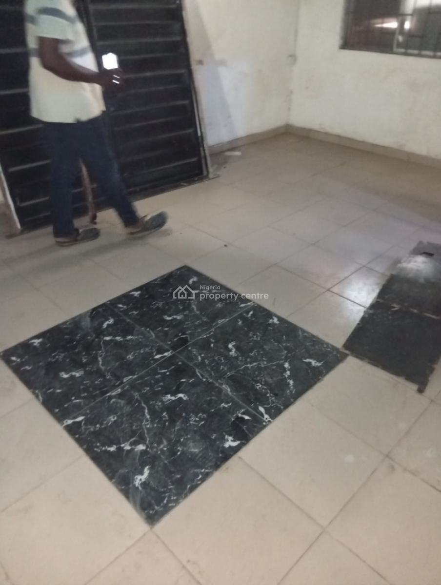 Spacious Mini Flat, Off Lawanson Surulere Lagos, Lawanson, Surulere, Lagos, Mini Flat (room and Parlour) for Rent