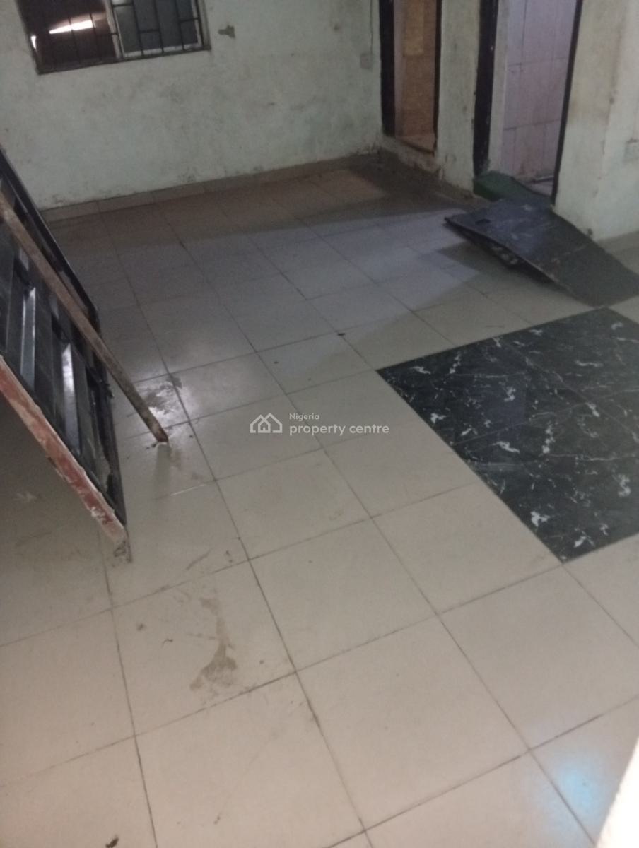 Spacious Mini Flat, Off Lawanson Surulere Lagos, Lawanson, Surulere, Lagos, Mini Flat (room and Parlour) for Rent